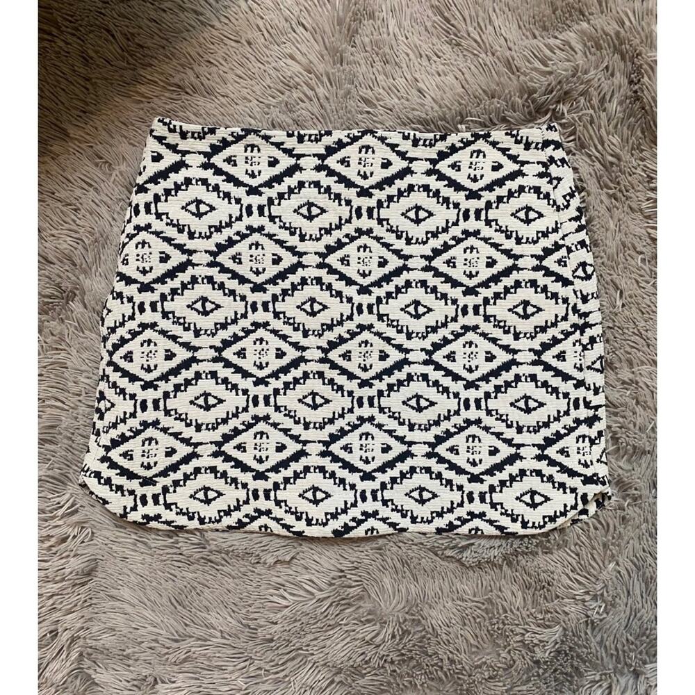 Topshop Cream and Black Geometric Moroccan Woven Mini Skirt, Size 6